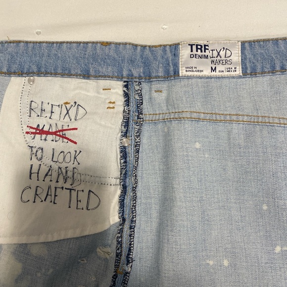 💙DENIM MINI SKIRT💙 - Picture 2 of 4